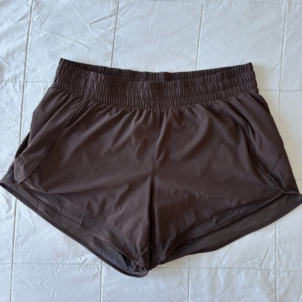 Athleta Mesh Racer Run Mid Rise Shorts 4” in Black